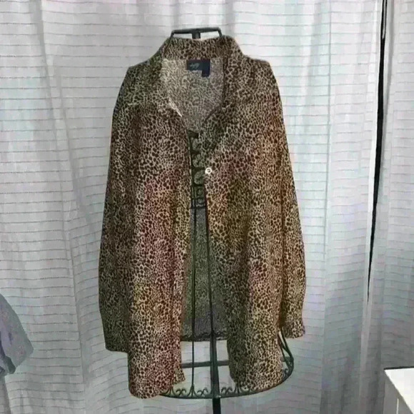 Day trip oversized leopard print button up - Picture 1 of 5